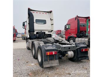 Cabeza tractora HOWO 6x4 drive 10 wheels truck unit T7H: foto 3