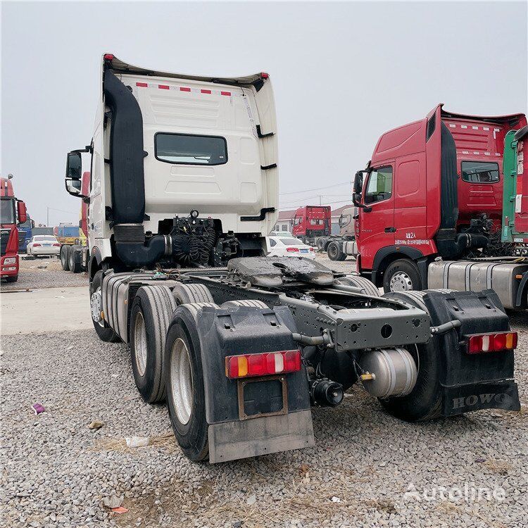 Cabeza tractora HOWO 6x4 drive 10 wheels truck unit T7H: foto 3