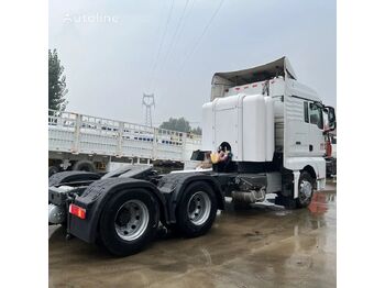 Cabeza tractora SINOTRUK Sitrak 6x4 drive 10 wheels truck head LNG powered: foto 3