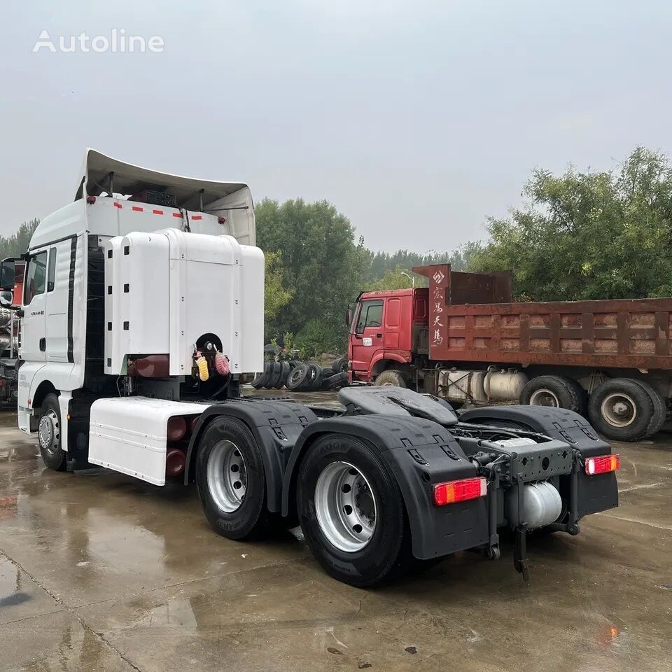 Cabeza tractora SINOTRUK Sitrak 6x4 drive 10 wheels truck head LNG powered: foto 4