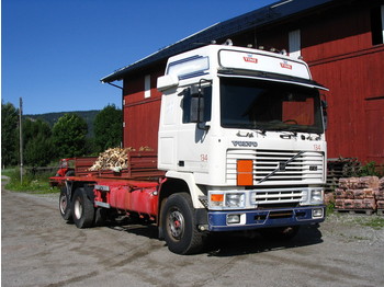 VOLVO f10 - Camión chasis