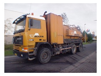 Volvo F1450 6X4 ADR - Camión cisterna