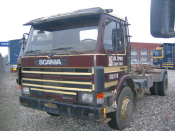 SCANIA  - Camión portacontenedore/ Intercambiable