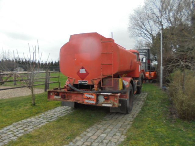 Camión cisterna para transporte de combustible DAF A1502DA 360: foto 19