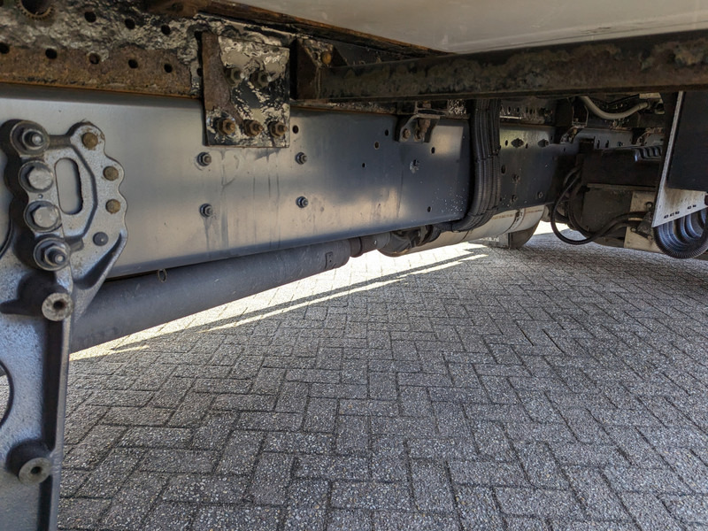Camión isotérmico DAF FA CF65.220 4x2 Daycab Euro5 - KoelVriesBak 6m - FrigoBlock - Zijdeur - Compartimenten (V709): foto 19