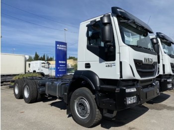 Camión chasis IVECO AD380T45 Trakker 6x4 E6 (Chassis Cab): foto 1