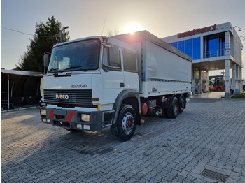 Camión lona para transporte de materiales áridos Iveco 240.26: foto 1