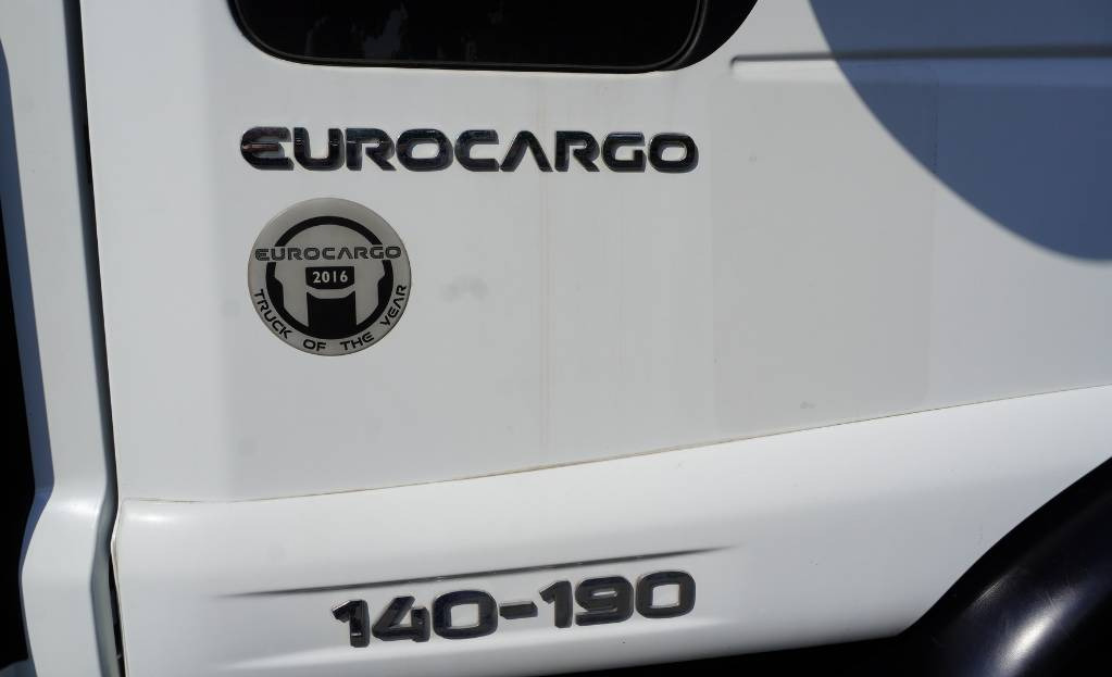 Camión caja cerrada Iveco Eurocargo 140-190 Euro6 / Container 18 pallets: foto 9