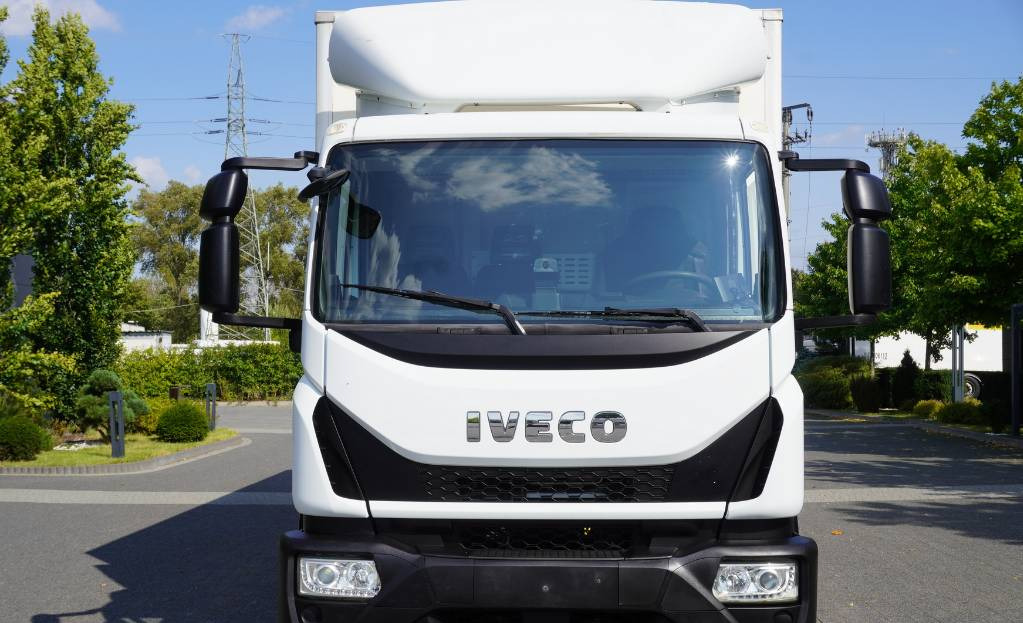 Camión caja cerrada Iveco Eurocargo 140-190 Euro6 / Container 18 pallets: foto 6