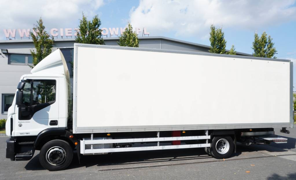 Camión caja cerrada Iveco Eurocargo 140-190 Euro6 / Container 18 pallets: foto 2