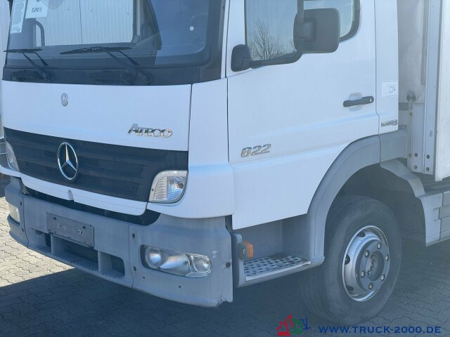 Camión portavehículos Mercedes-Benz 822 Atego Geschlossener Transport + el. Rampen: foto 13