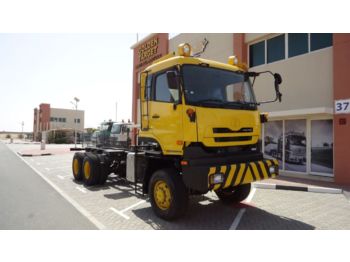 Camión chasis NISSAN UD CZ4YL 6×6 Chassis Right Hand Drive 2009: foto 1