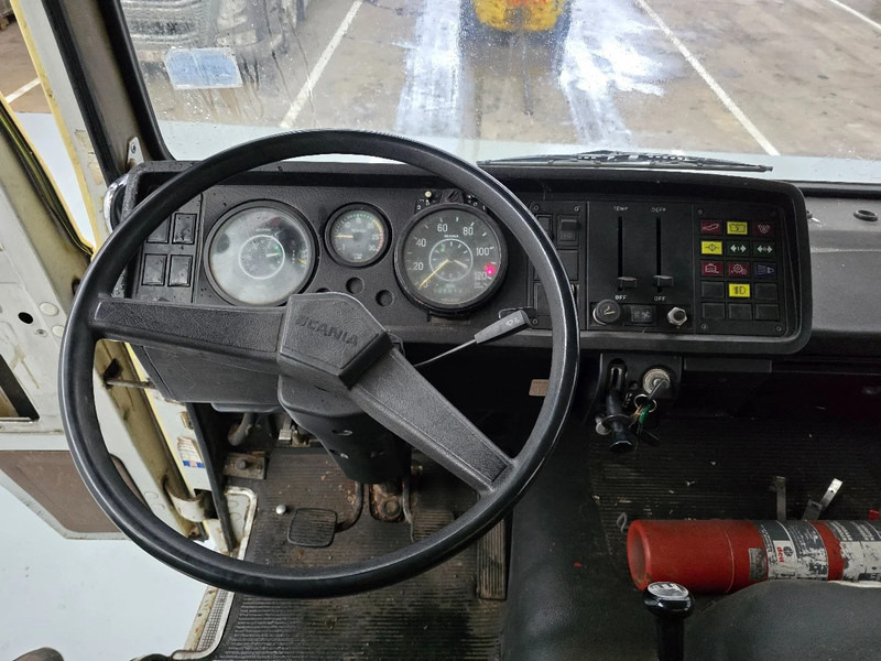 Camión cisterna Scania LB 81 / LAMMES - BLATT - SPRING: foto 11