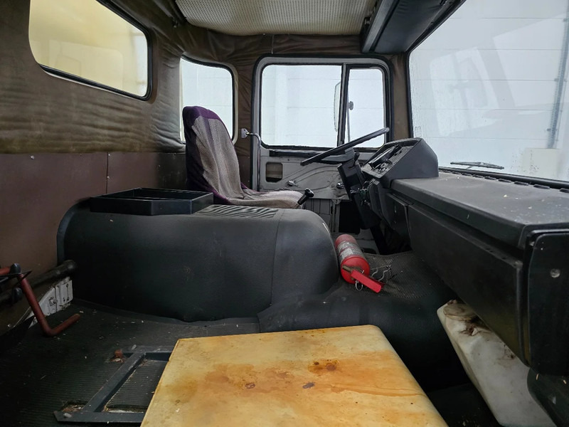 Camión cisterna Scania LB 81 / LAMMES - BLATT - SPRING: foto 12