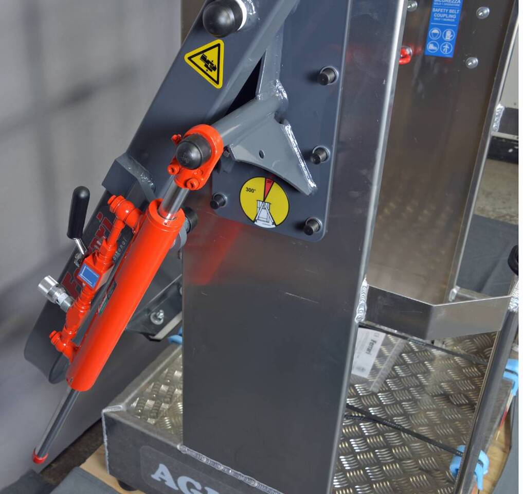 Implemento para Camión con plataforma elevadora Ferrari Ferrari Arbeitskorb AGLY 1 AL Bundle: foto 12