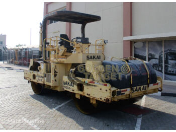 SAKAI SW850 - Apisonadora de asfalto