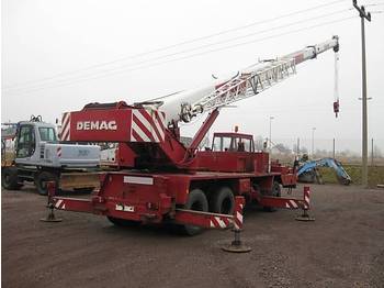  Demag HC 70 - Autogrúa