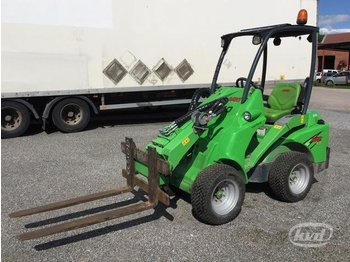  Avant 420 Compact Loader with telescopic boom and equipment - Minicargadora