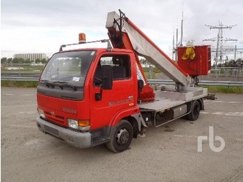 Nissan CABSTAR 110.35 - Plataforma elevadora