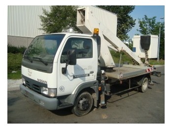 Nissan Cabstar - Plataforma elevadora
