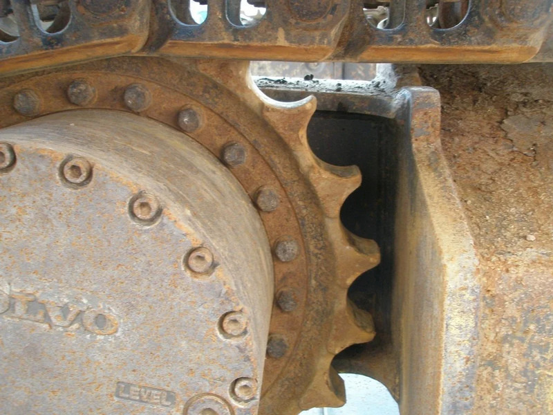 Excavadora de cadenas Volvo EC220DL: foto 6
