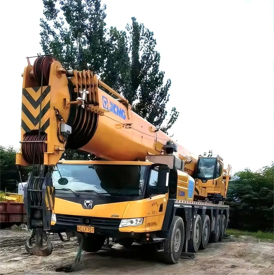 Autogrúa XCMG Official mobile crane machine XCA130L7 truck with crane used Price: foto 9