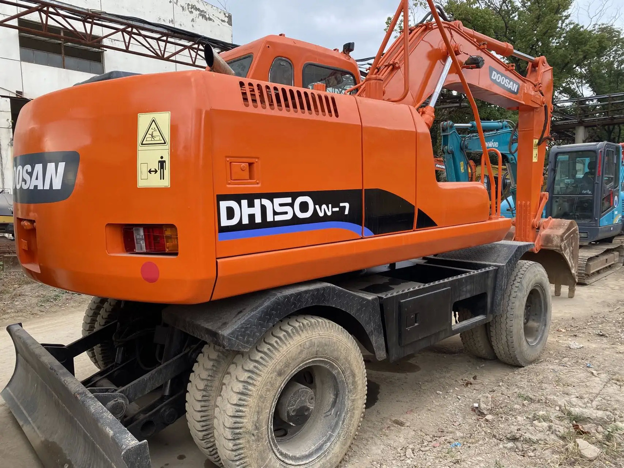 Excavadora de ruedas used Doosan 150W-7 wheel excavators 12 ton used excavators Doosan machine for sale: foto 2