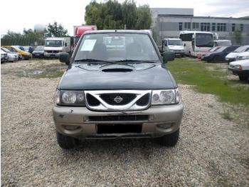 Nissan Terrano II - Coche