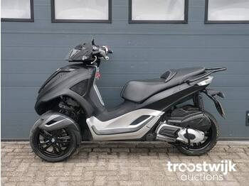 Piaggio 300cc motorscooter - Motocicleta