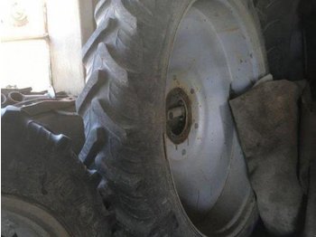 Neumáticos y llantas para Maquinaria agrícola 11.2R48 und 270/95R32: foto 1