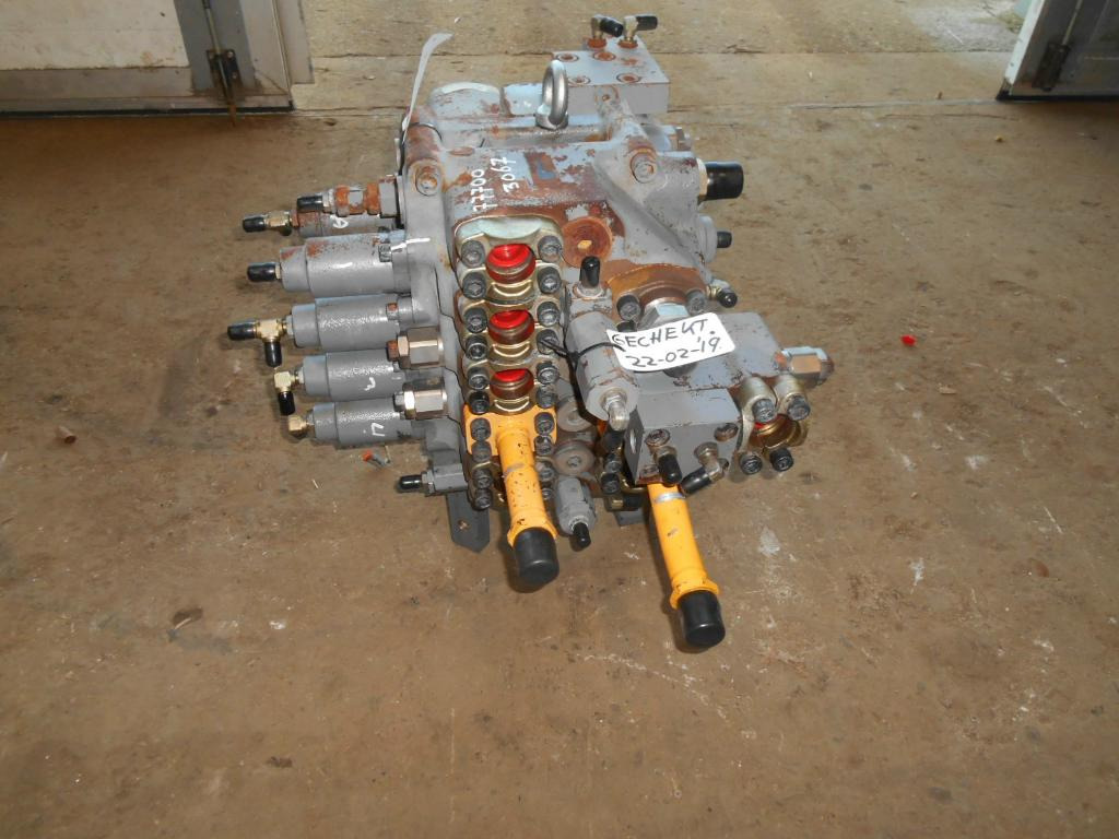 Válvula hidráulica para Maquinaria de construcción Hyundai Robex 360LC-7 -: foto 5