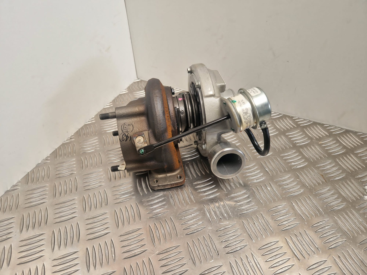 Motor y piezas para Maquinaria de construcción JCB turbocharger 320/06049 Garrett Turbo 762932-02: foto 3