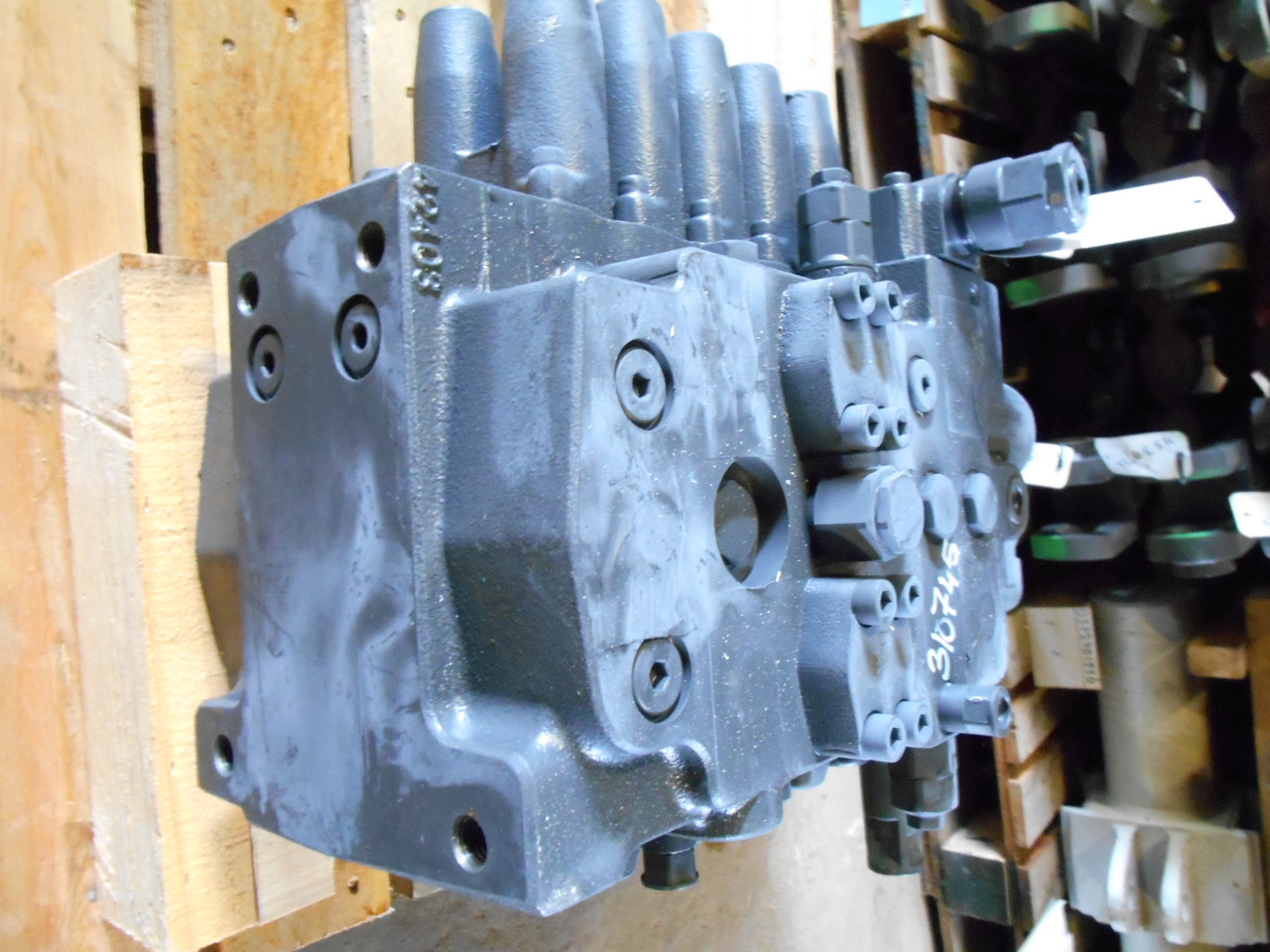 Válvula hidráulica para Maquinaria de construcción Kayaba C0175-51000 - KMJ15901: foto 2