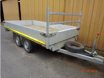 Eduard  - Remolque de coche