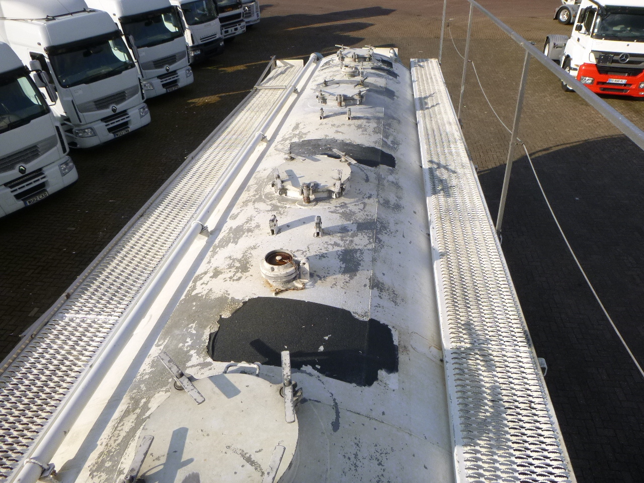 Semirremolque cisterna para transporte de harina L.A.G. Powder tank alu 58.5 m3 (tipping): foto 9