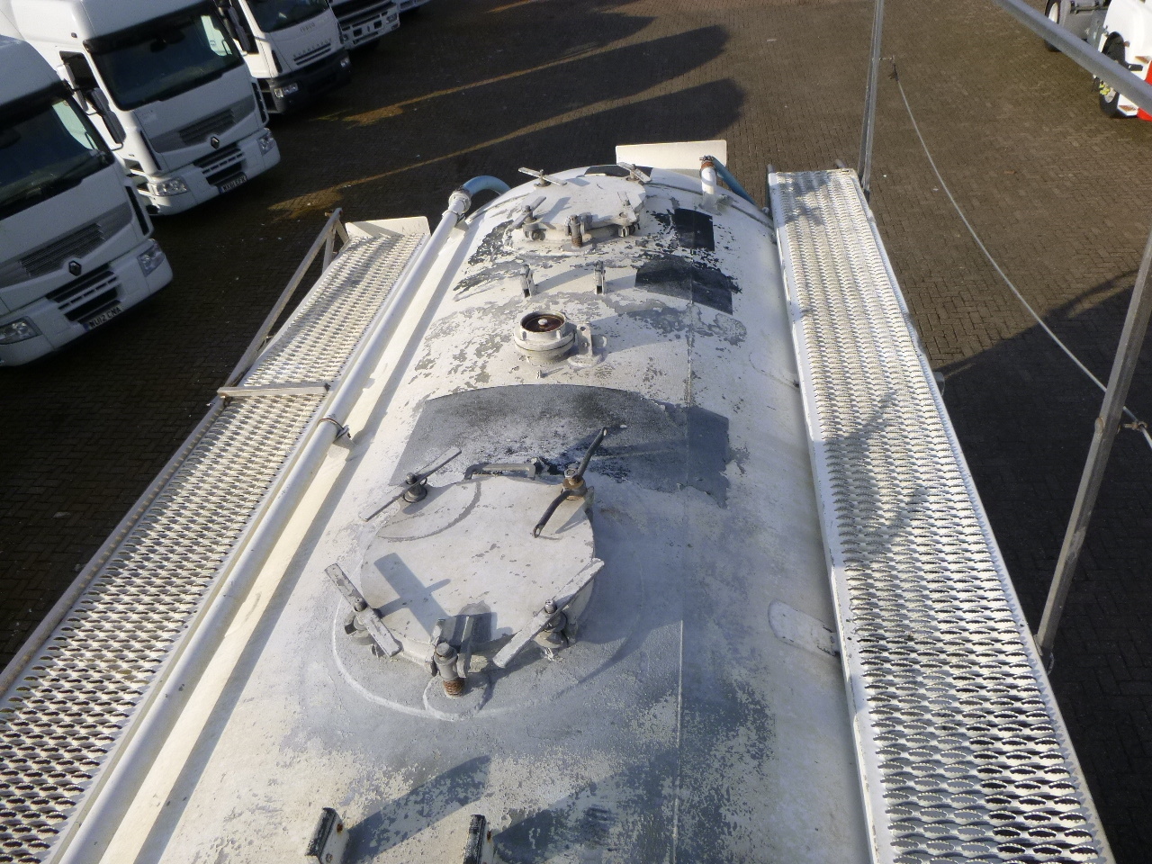 Semirremolque cisterna para transporte de harina L.A.G. Powder tank alu 58.5 m3 (tipping): foto 11