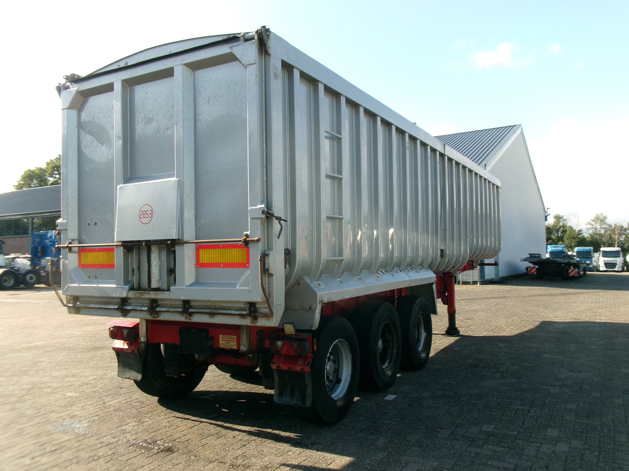 Semirremolque volquete Montracon Tipper trailer alu 50.5 m3 + tarpaulin: foto 4