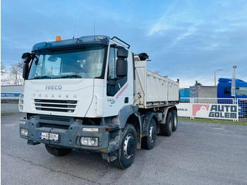 Camión volquete IVECO Trakker