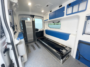 Ford Transit 2.2 TDCI 4x2 Transit 2.2 TDCI 4x2, Krankentransporter - Ambulancia: foto 3