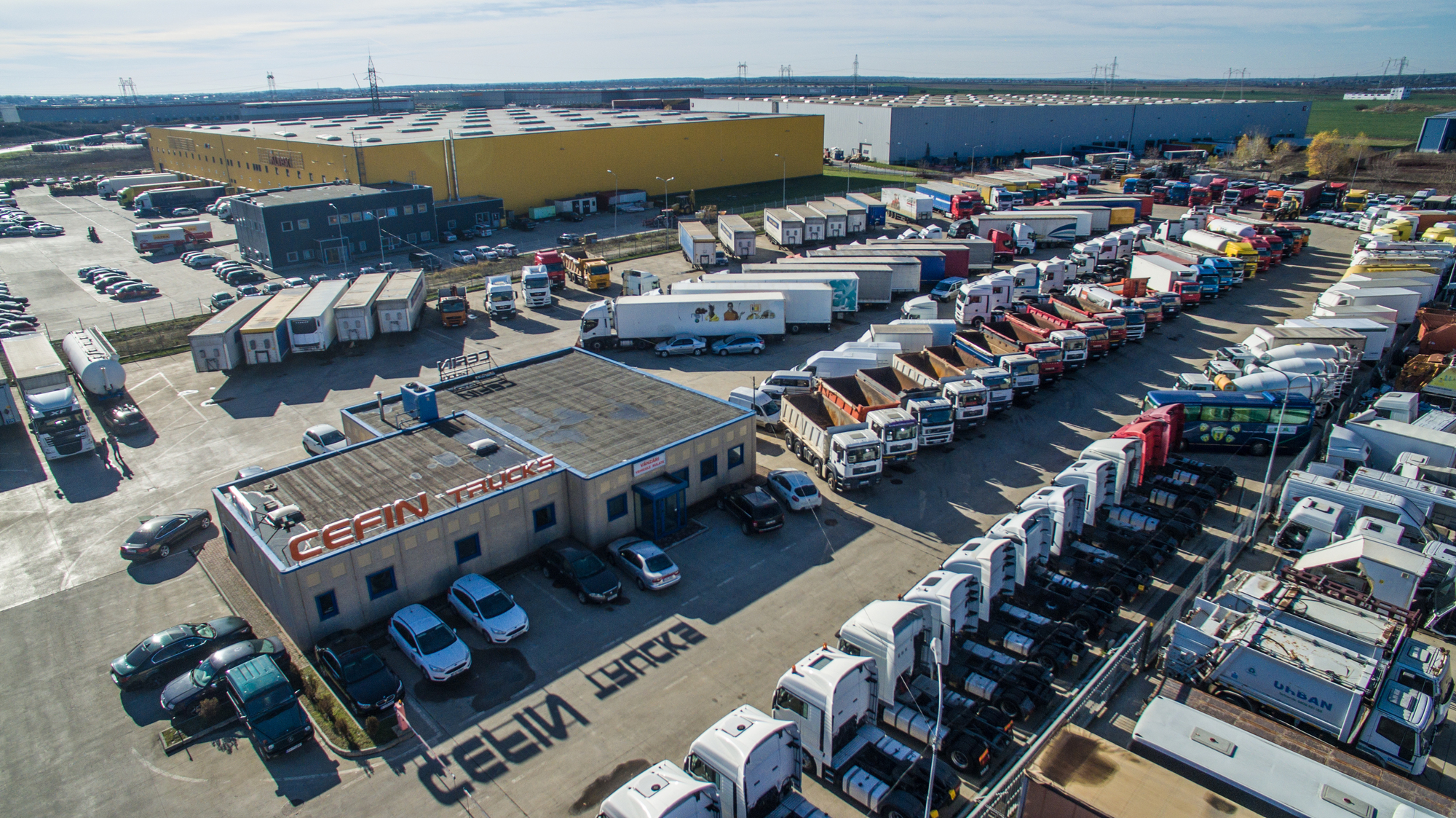 AIC TRUCKS SA - Maquinaria de construcción - Euro 3 undefined: foto 1