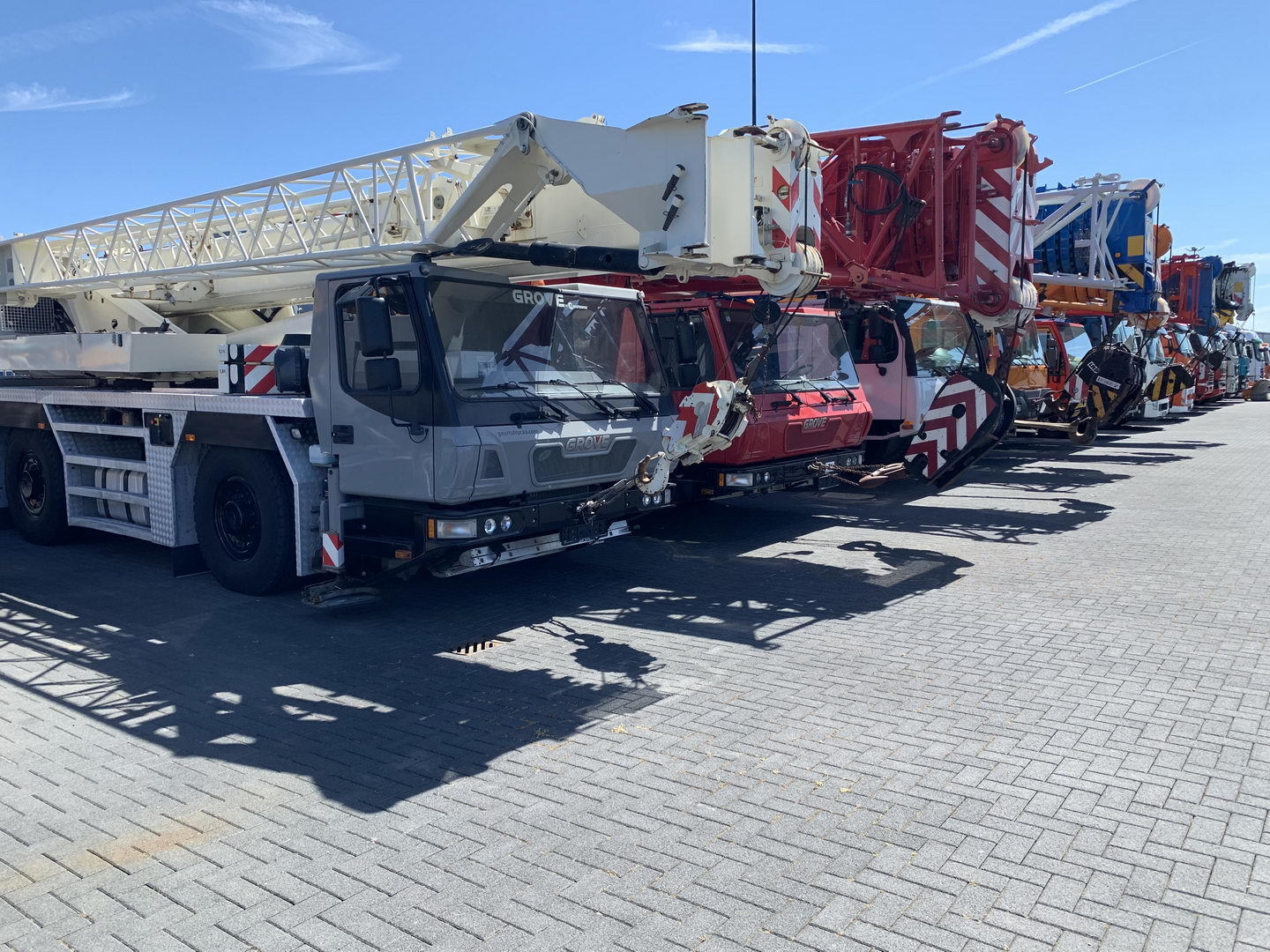 Geurts Trucks B.V. - Cabezas tractoras MERCEDES-BENZ - 8x6, aire acondicionado undefined: foto 7