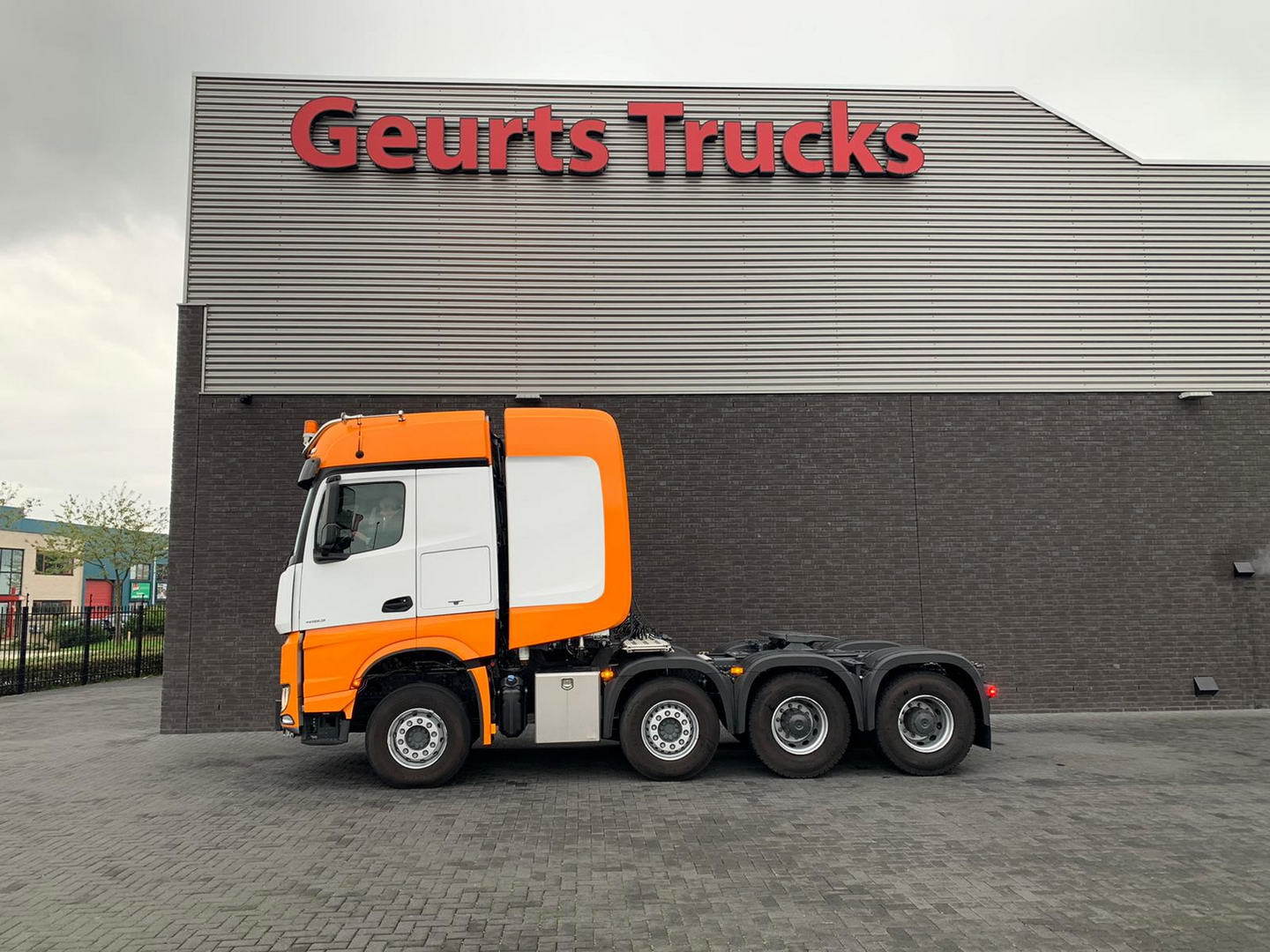 Geurts Trucks B.V. - Cabezas tractoras MERCEDES-BENZ - 8x6, aire acondicionado undefined: foto 35