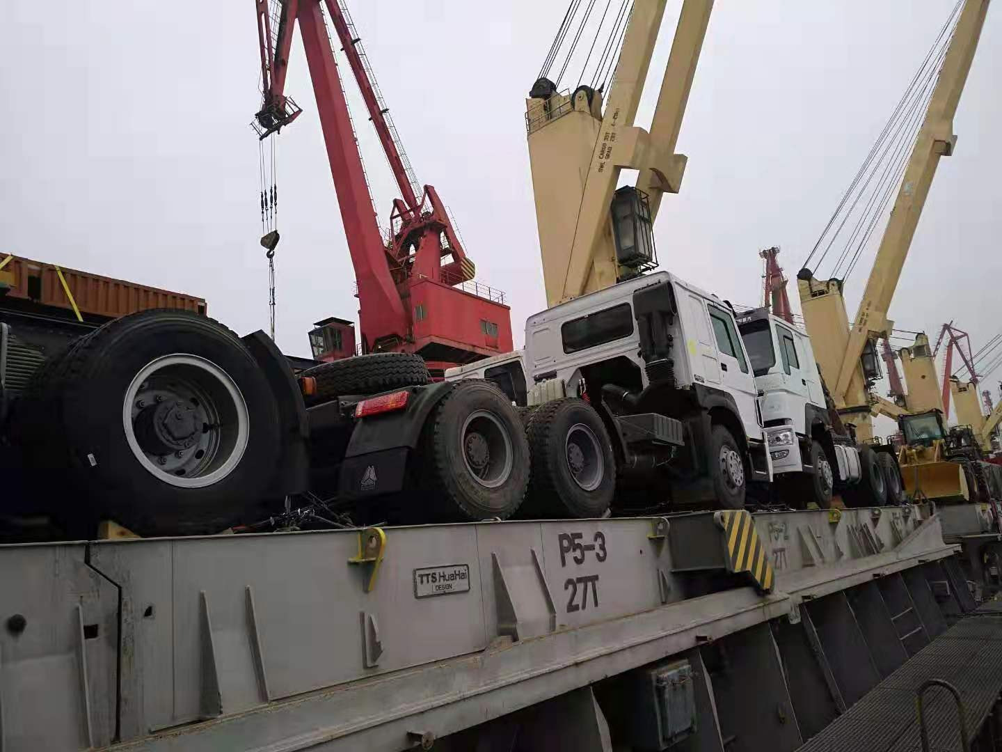 Shandong Guhong Auto Industrial CO., LTD - Camiones - Año: 2019, 6x4, aire acondicionado undefined: foto 8