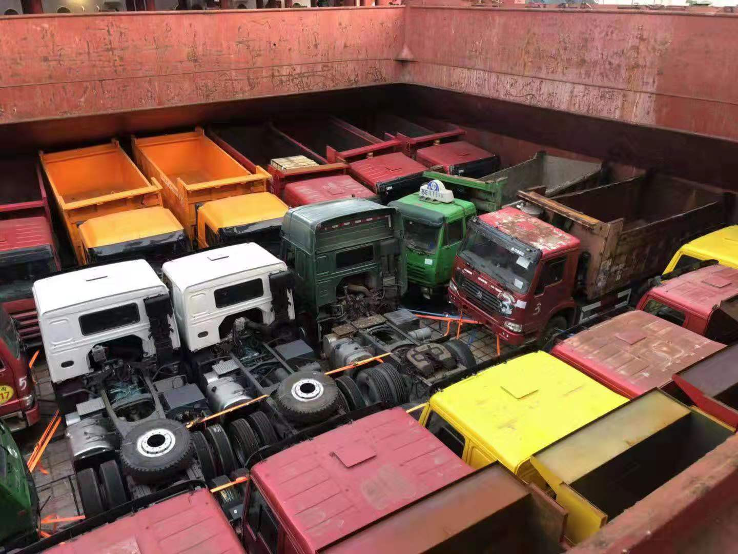 Shandong Guhong Auto Industrial CO., LTD - Camiones - Año: 2019, 6x4, aire acondicionado undefined: foto 7