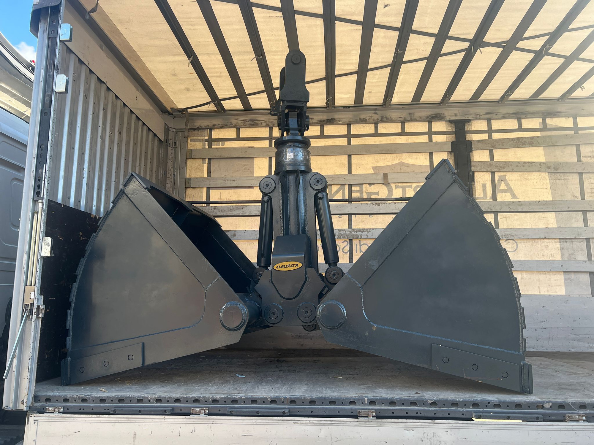 ANDOKS  - Implementos VOLVO undefined: foto 15