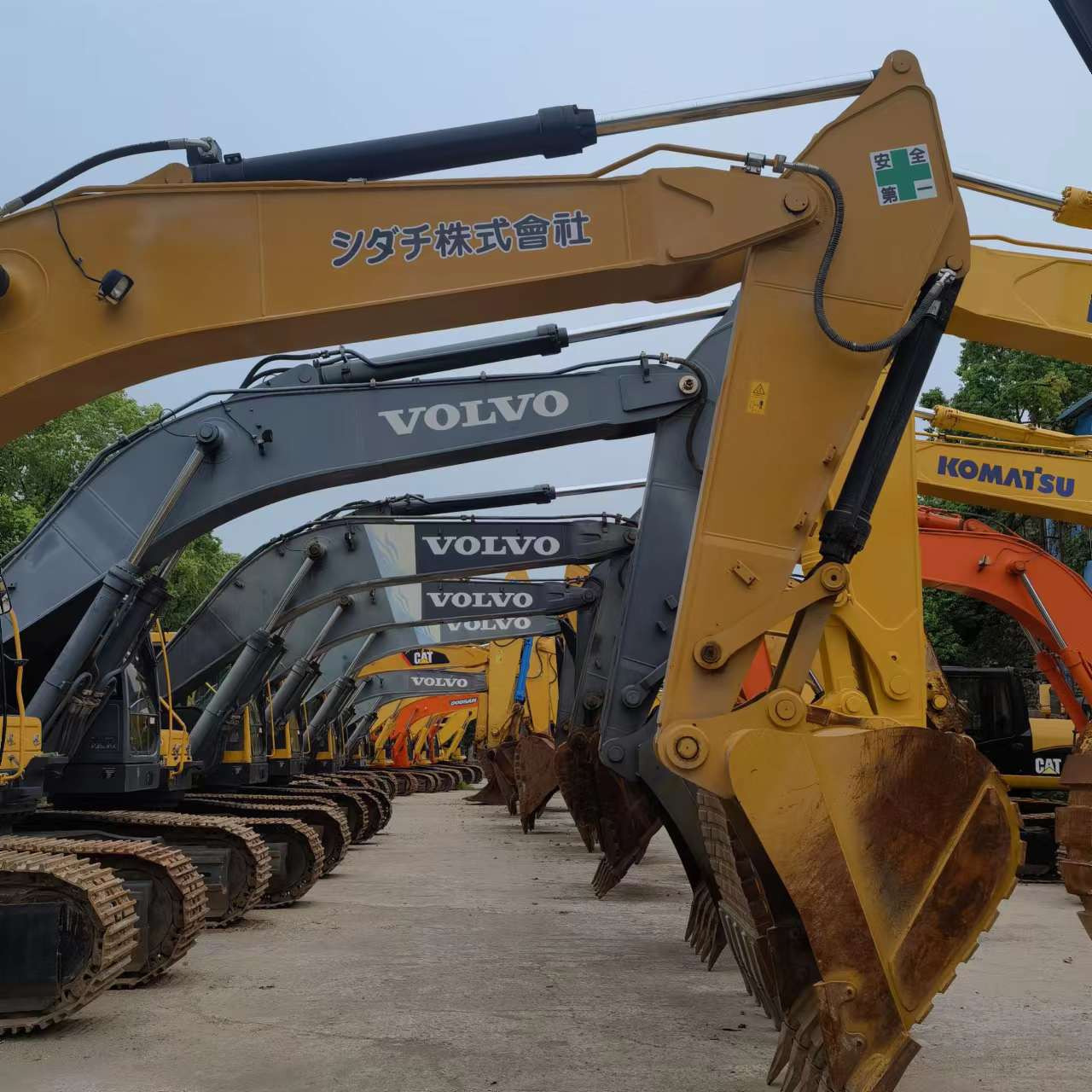 Qingdao Higher Weight Trade Co. LTD - Camiones SINOTRUK HOWO undefined: foto 7