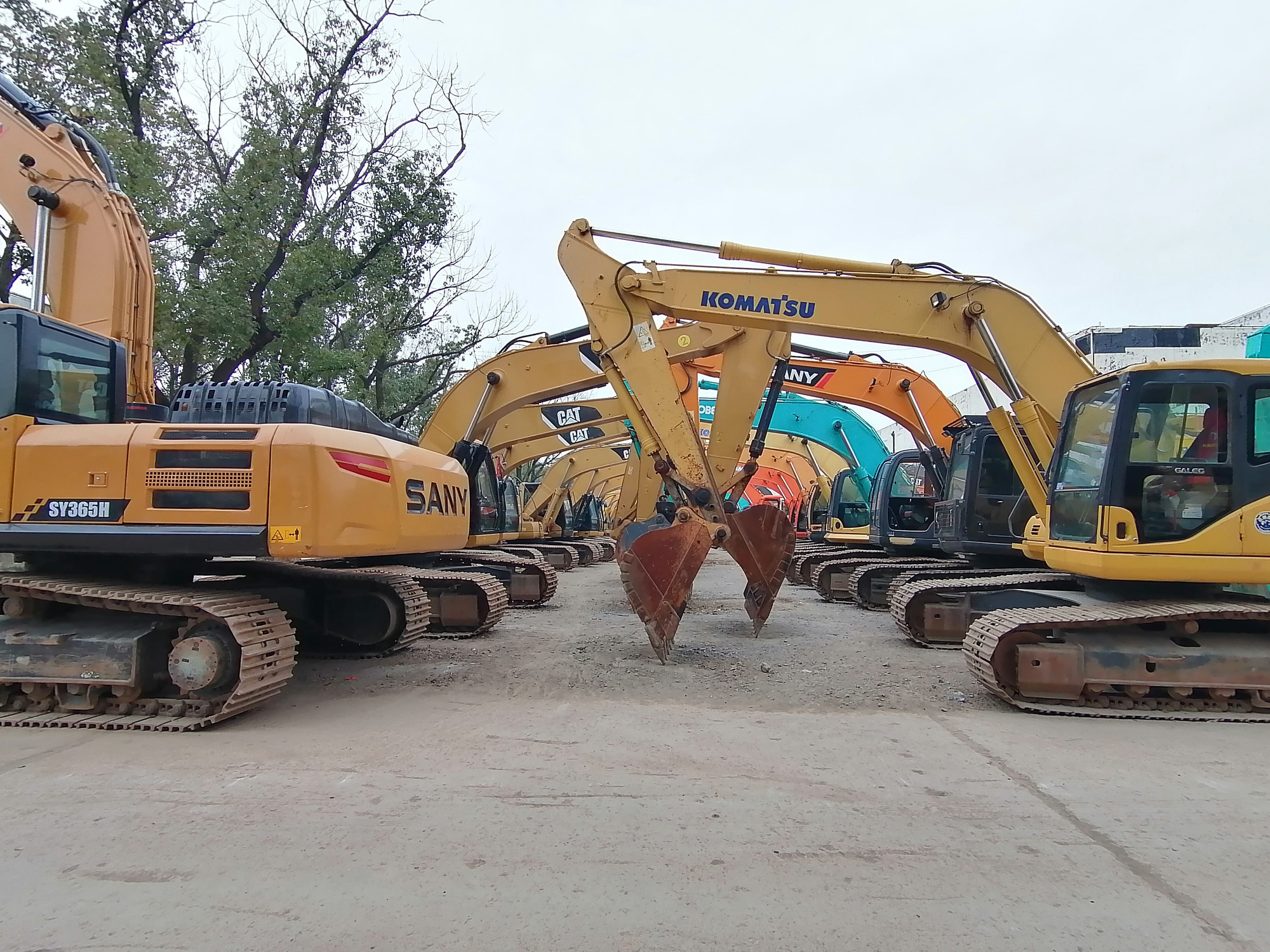 Qingdao Higher Weight Trade Co. LTD - Camiones SINOTRUK HOWO undefined: foto 6