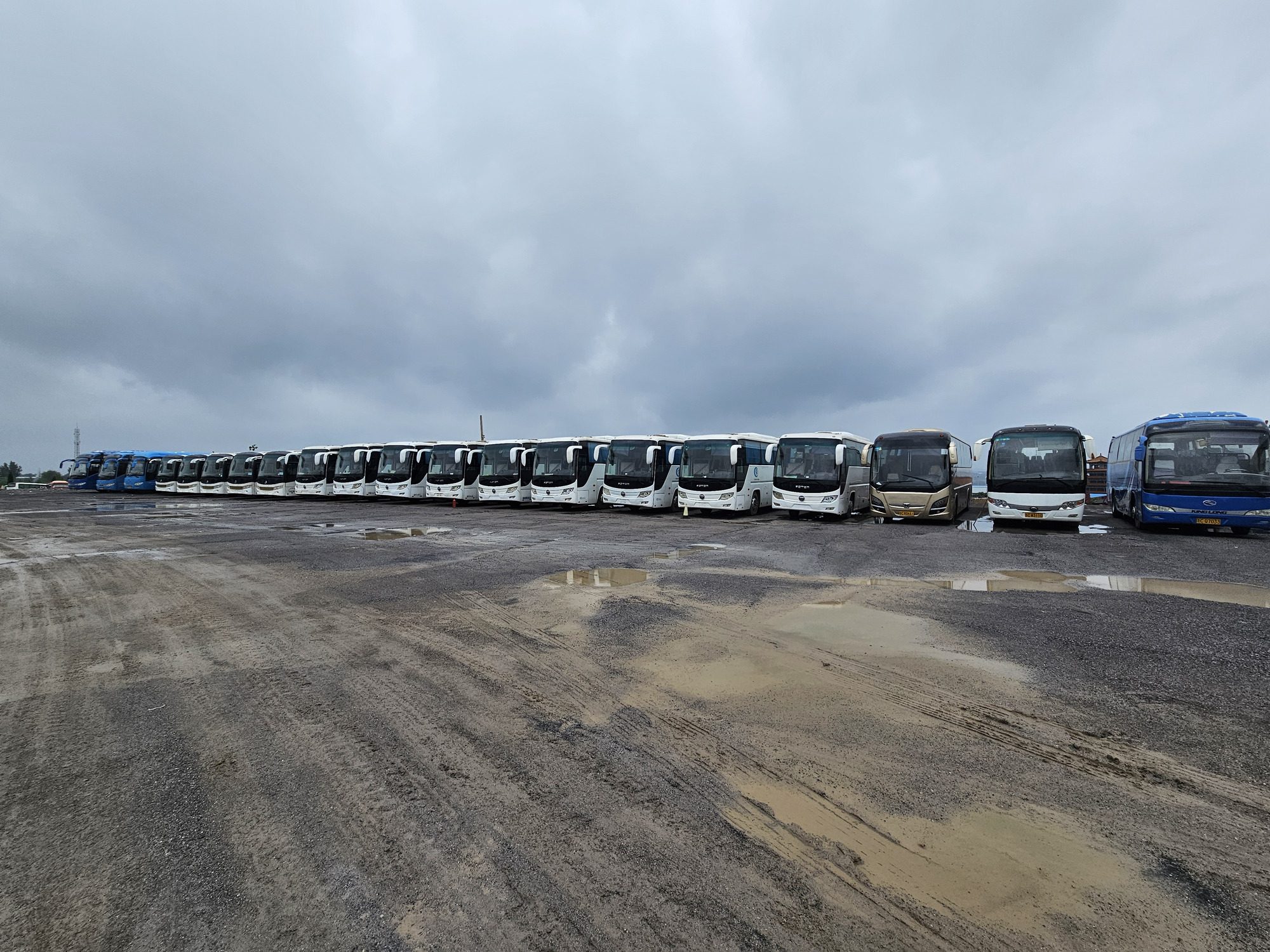 Qingdao Higher Weight Trade Co. LTD - Camiones SINOTRUK HOWO undefined: foto 5