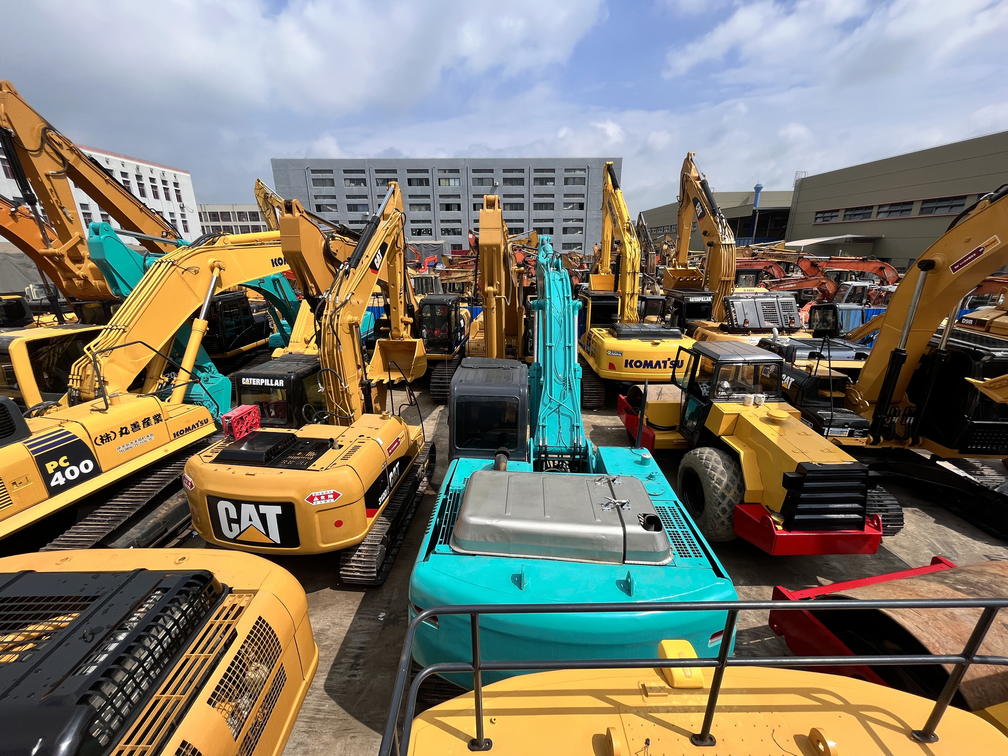 Qingdao Higher Weight Trade Co. LTD - Camiones SINOTRUK HOWO undefined: foto 3