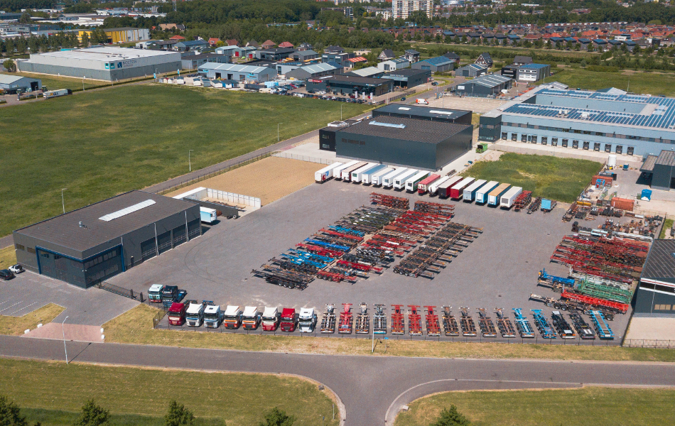 Louis Boon Trucks & Trailers BV - anuncios sobre venta undefined: foto 6